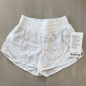 NWT Lululemon Hotty Hot HR Short White 2.5” Size 2